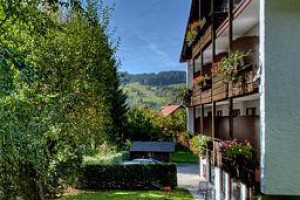 Kur-und Ferienhotel Alpenhof Image