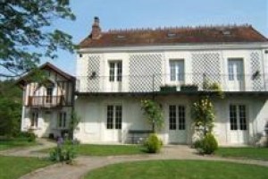 La Roseraie voted  best hotel in Sainte-Genevieve-les-Gasny