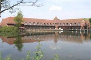 Lakeside International Hotel Camberley Image