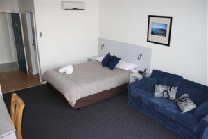Lakeview Motor Inn Belmont Image