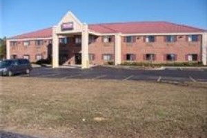 Lamar Inn & Suites voted  best hotel in Barnesville