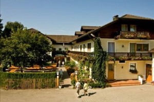 Land-Gut-Hotel Gasthof Waldschanke voted  best hotel in Altfraunhofen