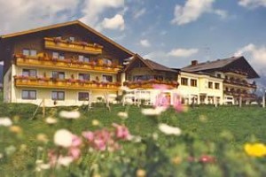 Landhotel Hauserl im Wald Image