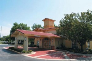 La Quinta Kansas City Lenexa voted 2nd best hotel in Lenexa