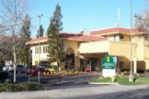 La Quinta Inn and Suites - Hayward Oakland Airport Image