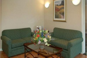 La Quinta Inn & Suites Houston-Baytown East voted  best hotel in Baytown