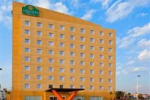 La Quinta Inn & Suites San Luis Potosí Image