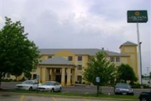 La Quinta Inn & Suites Tipp City Image