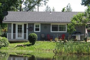 Lavender Dreams Bed and Breakfast Cottage Image