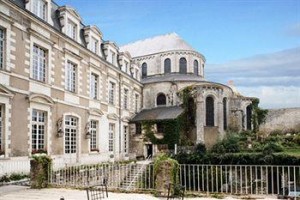 Le Grand Hotel de l'Abbaye voted 2nd best hotel in Beaugency