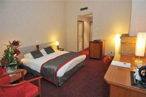 Le Phenix Hotel Image