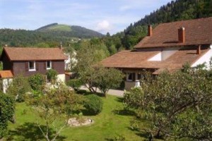Les Grandes Voies Cottages Le Menil voted  best hotel in Le Menil