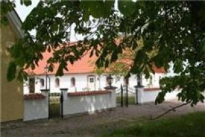 Linda Gard Apartment Image