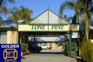 Lone Pine Motel Image