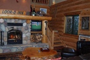 Loor-U-Inn by Apex Accommodations voted 5th best hotel in Apex Mountain
