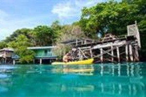 Lusia's Lagoon Chalets Image