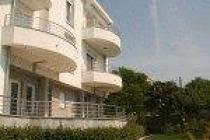 Luxury Apartments Zana Image