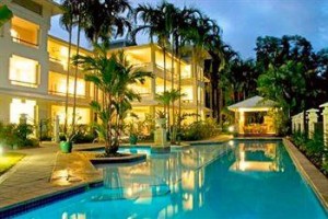 Mandalay & Shalimar Luxury Beachfront Apartments Image