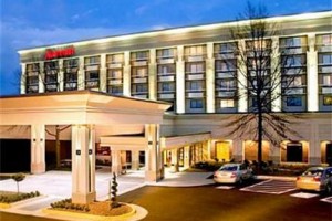 Marriott Fairfax Fair Oaks Mall voted 7th best hotel in Fairfax