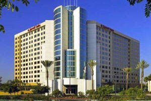 Marriott Anaheim Suites Image
