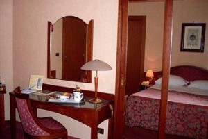 Massimo Plaza Hotel Image