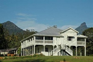 Mavis's Cabins at Mount Warning Image