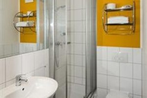 McDreams Hotel Regensburg Ost Image