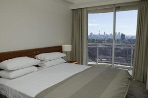Meriton Serviced Apartments Bondi Junction Image