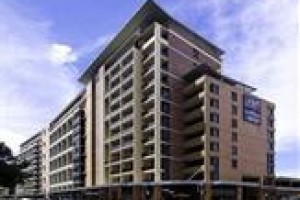 Meriton Serviced Apartments Parramatta Image