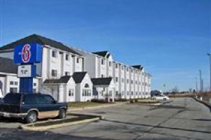 Microtel Inn & Suites Huron Image