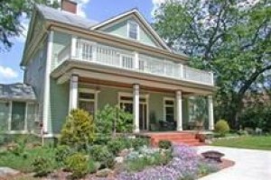 Mileybright Farmhouse Image