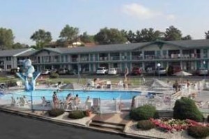 Monaco Motel and Suites Image