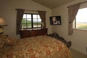 Mondo Cellars Inn Image