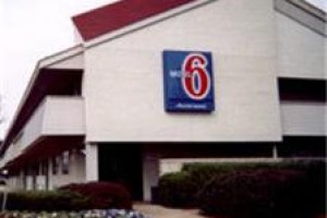 Motel 6 Birmingham Image