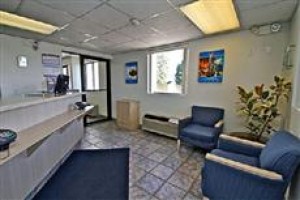 Motel 6 Council Bluffs Image