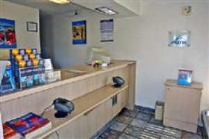 Motel 6 Long Beach Image