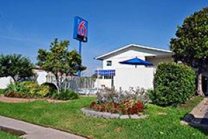 Motel 6 North Fort Worth Image