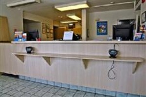 Motel 6 Redding North Image
