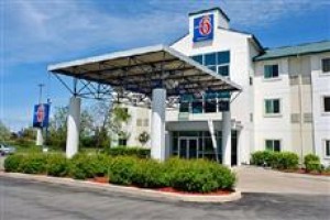 Motel 6 Toronto Bramton Image