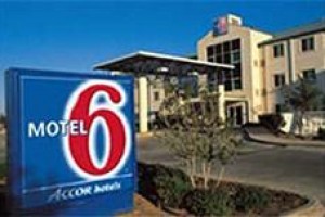 Motel 6 Tupelo Image
