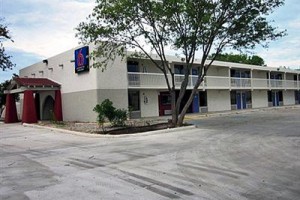 Motel 6 Uvalde -Texas Image