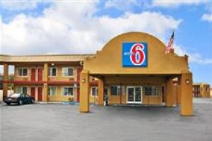 Motel 6 Visalia Image