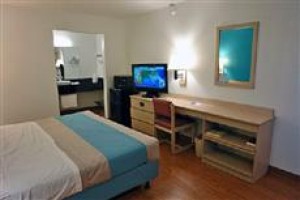 Motel 6 Webster Image