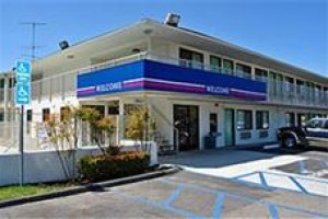 Motel 6 West Reno Image