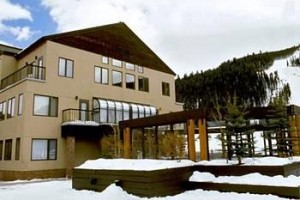 Mountain House Neighborhood voted 9th best hotel in Keystone