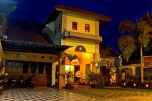 Ndalem Padma Asri Guest House Image