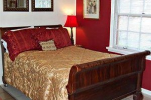 Nostalgic 1950 Beach Cottage Bed & Breakfast Image
