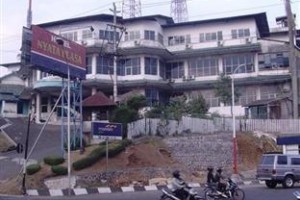 Nyata Plaza Hotel Image