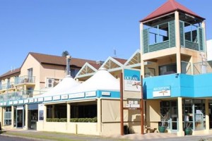 Oceanside Hawks Nest Motel Image