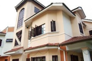 Owen Townhouse Homestay voted 5th best hotel in Kajang